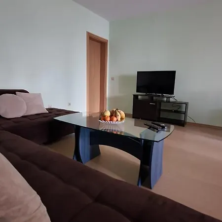 Minimalistic 1br Flat With A Parking Spot Apartament