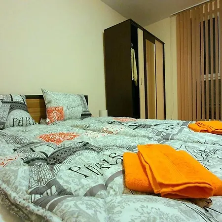Minimalist 1Br Flat With Free 24-Hour Monitored Garage * Varna